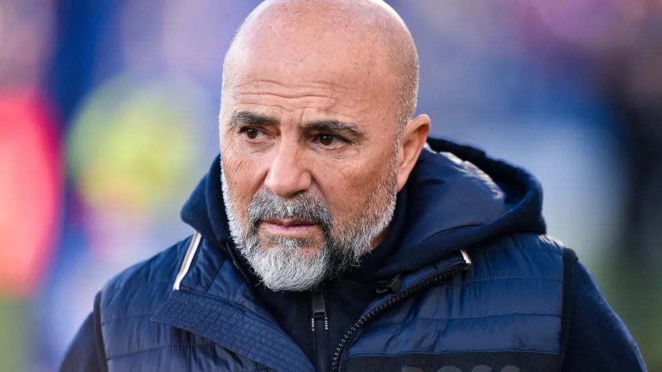 Favorito no Santos, Sampaoli ficou marcado por agressões em trabalho no Flamengo